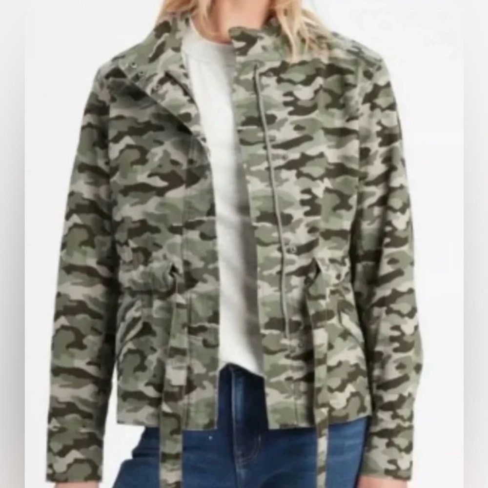 Banana Republic Tie Waist Vintage Jacket Camo